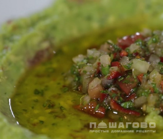 Фото приготовления рецепта: Соус из авокадо с чесноком к мясу и птице - шаг 10