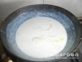Фото приготовления рецепта: Томатный соус бешамель - шаг 2