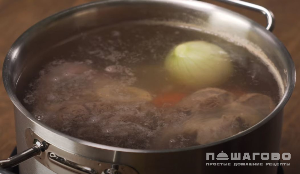 Фото приготовления рецепта: Суп из квашеной капусты с мясом - шаг 3