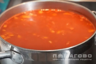 Фото приготовления рецепта: Томатный суп с говядиной - шаг 5