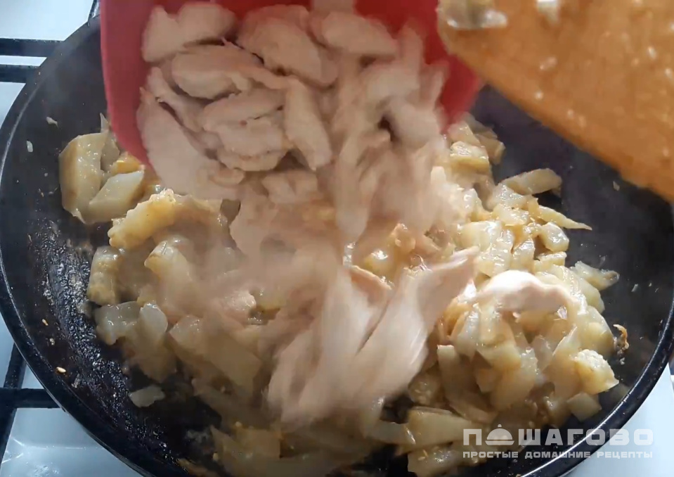 Фото приготовления рецепта: Курица с баклажанами по-китайски - шаг 6