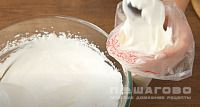 Фото приготовления рецепта: Фруктовый торт-желе - шаг 9