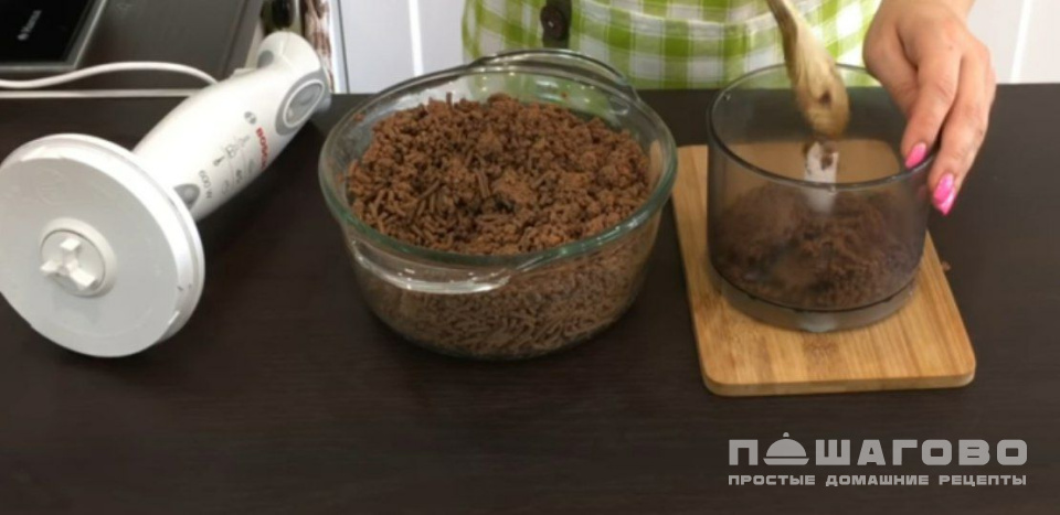 Фото приготовления рецепта: Паштет из говяжьей печени с морковью и луком - шаг 13