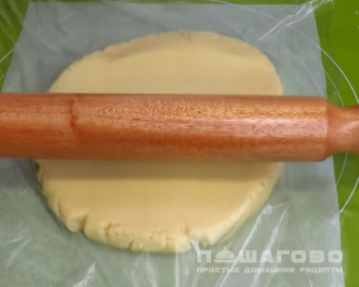 Фото приготовления рецепта: Песочное пирожное полоска с повидлом - шаг 4