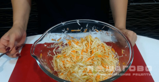 Фото приготовления рецепта: Салат из капусты с уксусом - шаг 1