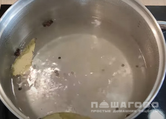 Фото приготовления рецепта: Маринованная капуста со свеклой - шаг 5