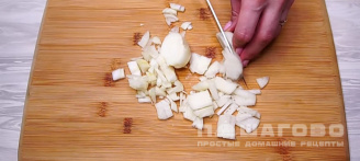 Фото приготовления рецепта: Перловая каша с грибами - шаг 3