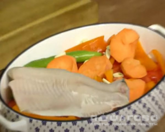 Фото приготовления рецепта: Филе рыбы в духовке - шаг 3