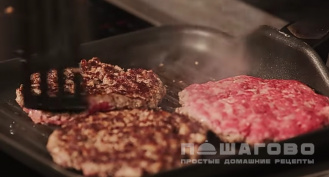 Фото приготовления рецепта: Гамбургер как из Макдоналдса - шаг 6