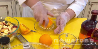 Фото приготовления рецепта: Классический клюквенный соус с соком лимона и апельсина - шаг 3