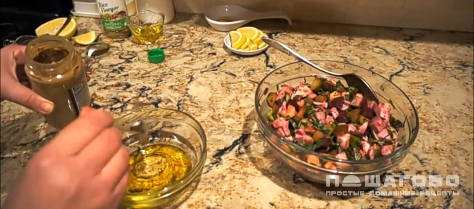 Фото приготовления рецепта: Винегрет мясной - шаг 5