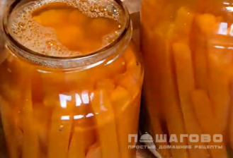 Фото приготовления рецепта: Маринованные морковные палочки - шаг 4