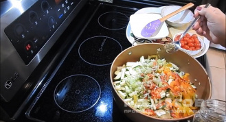 Фото приготовления рецепта: Диетическое овощное рагу - шаг 5