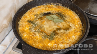 Фото приготовления рецепта: Кудрявый суп с яйцом - шаг 5