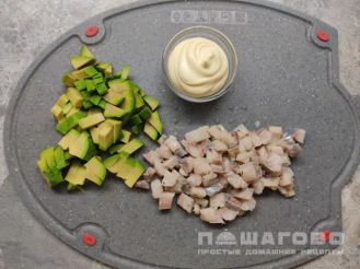 Фото приготовления рецепта: Нежный рыбный рийет с авокадо - шаг 1