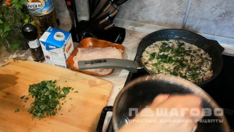 Фото приготовления рецепта: Шницель с грибным соусом - шаг 1
