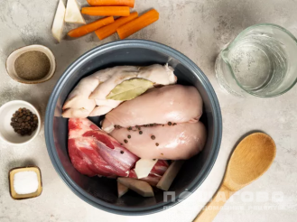 Фото приготовления рецепта: Холодец из трех видов мяса в скороварке - шаг 2