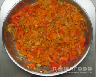 Фото приготовления рецепта: Голубцы с мясом и рисом в духовке с овощным соусом - шаг 3