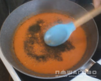 Фото приготовления рецепта: Фаршированные перцы в духовке - шаг 6