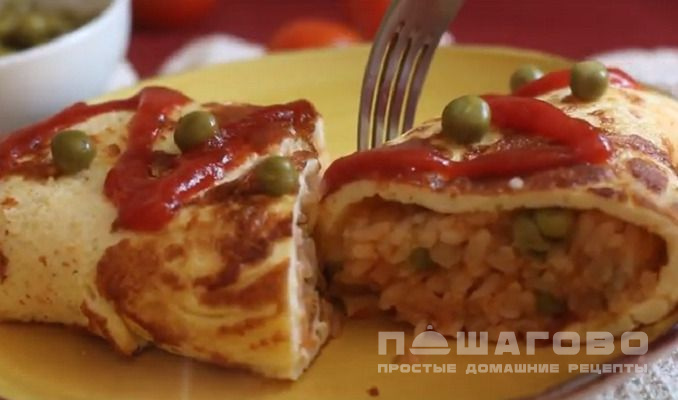 Рисовый омлет с зеленым горошком