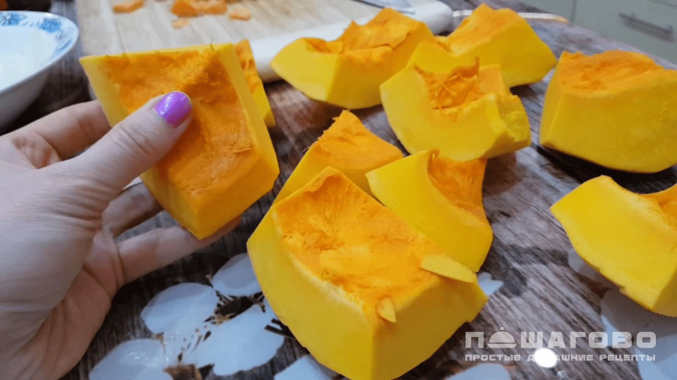 Фото приготовления рецепта: Суп с тыквой на курином бульоне - шаг 1
