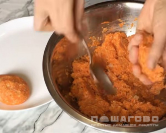 Фото приготовления рецепта: Постные морковные котлеты - шаг 3