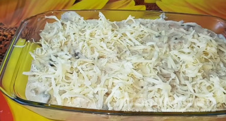 Фото приготовления рецепта: Жюльен из грибов и курицы - шаг 11