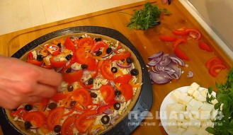 Фото приготовления рецепта: Пицца греческая - шаг 14