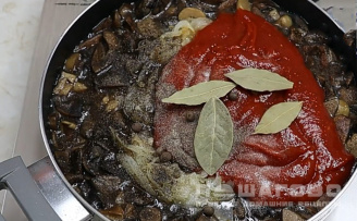 Фото приготовления рецепта: Закуска из лесных грибов на зиму - шаг 5