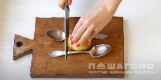 Фото приготовления рецепта: Картошка-гармошка с сыром в духовке - шаг 4