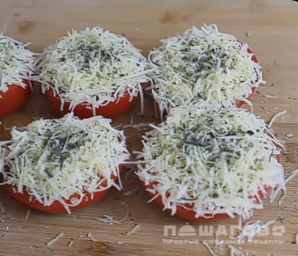 Фото приготовления рецепта: Запеченные помидоры - шаг 3