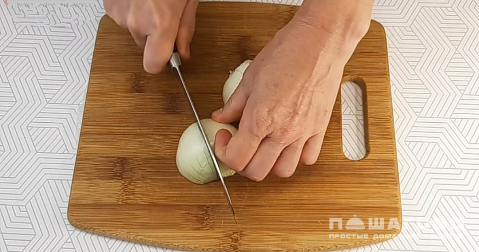 Фото приготовления рецепта: Овощной бульон для супа без мяса - шаг 3