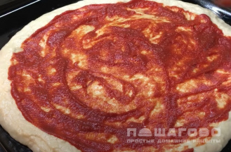 Фото приготовления рецепта: Пицца Маргарита классическая - шаг 3