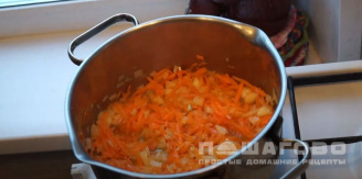 Фото приготовления рецепта: Суп из кильки в томатном соусе - шаг 3