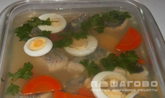 Фото приготовления рецепта: Рыбное желе - шаг 12