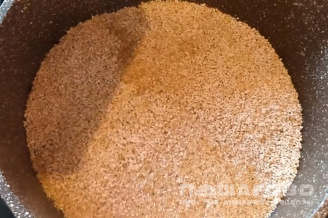 Фото приготовления рецепта: Амарантовая каша в сотейнике - шаг 1