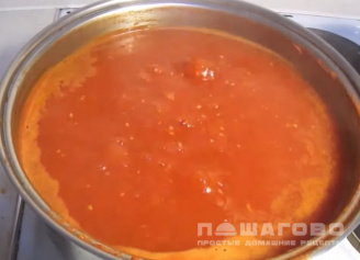 Фото приготовления рецепта: Огурцы, консервированные в томатном соке - шаг 3