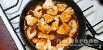 Фото приготовления рецепта: Куриное филе под соусом терияки - шаг 7