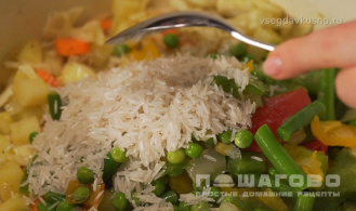Фото приготовления рецепта: Суп овощной вегетарианский - шаг 4