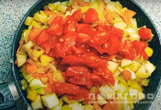 Фото приготовления рецепта: Овощное рагу из кабачков с картофелем - шаг 5