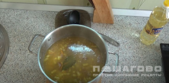 Фото приготовления рецепта: Суп с тушенкой, картошкой и вермишелью - шаг 8