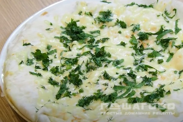 Яичница на лаваше на сковороде