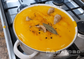 Фото приготовления рецепта: Суп с тыквой на курином бульоне - шаг 4