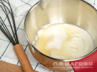 Фото приготовления рецепта: Медовик на сковороде - шаг 2