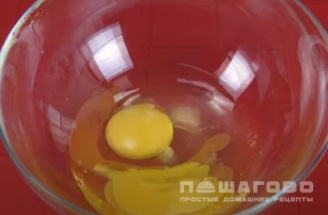 Фото приготовления рецепта: Макаронник или лапшевик с яйцом - шаг 4