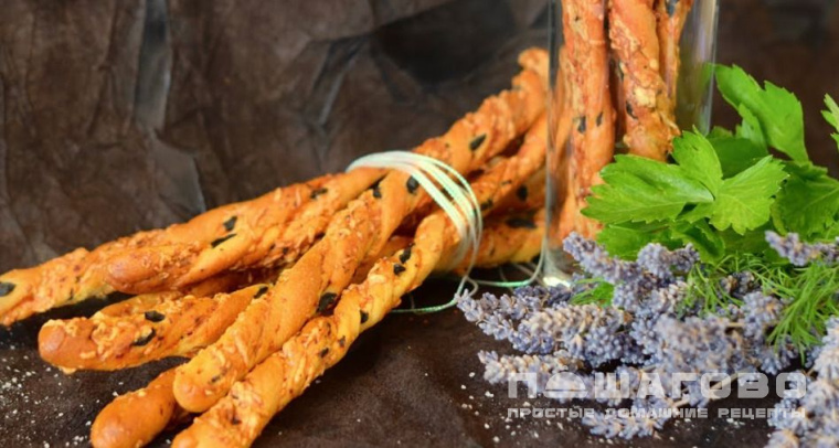 Гриссини с чесноком и сыром