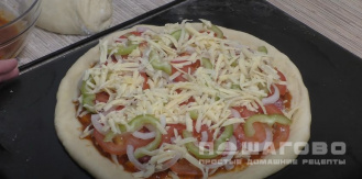 Фото приготовления рецепта: Пицца на кефире в духовке - шаг 12