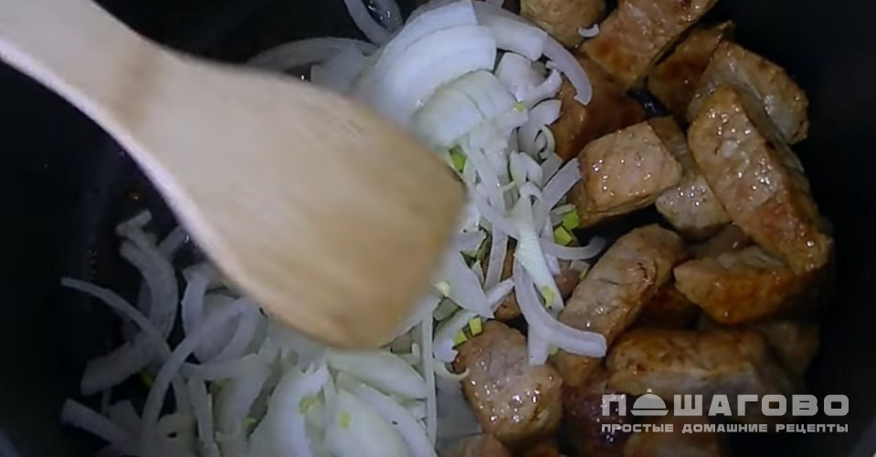 Фото приготовления рецепта: Рагу из мяса в казане классическое жаркое - шаг 5
