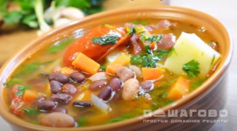 Картофельный суп со свининой и овощами