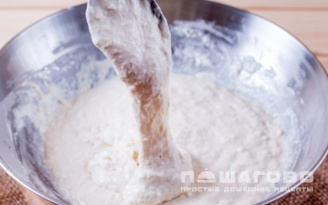 Фото приготовления рецепта: Лепешки на кислом молоке - шаг 5